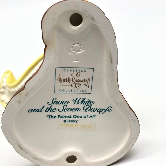 Disney Snow White THE FAIREST ONE OF ALL Figurine - Picture 5 of 6